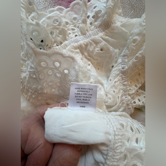 Sugar Lips - Niles Eyelet Lace Off The Shoulder
Crop Top Blouse-Size Small - Picture 9 of 10